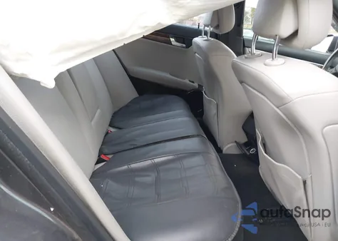 2010 Mercedes-Benz C 300 Luxury 4Matic/Sport 4Matic из США, поврежденный, VIN WDDGF8BB5AF471348